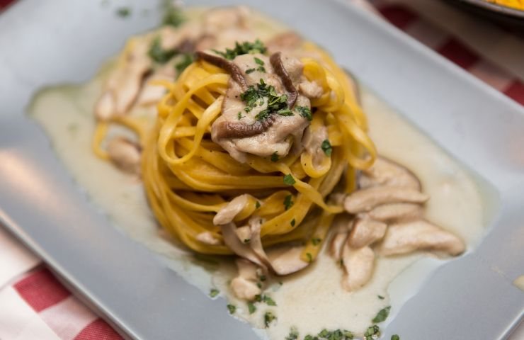 fettuccine funghi panna