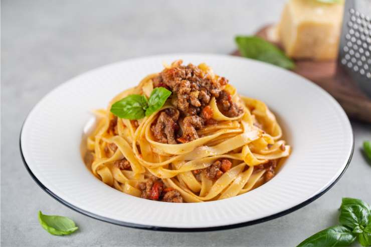 tagliatelle ragu nonna pina ricetta 