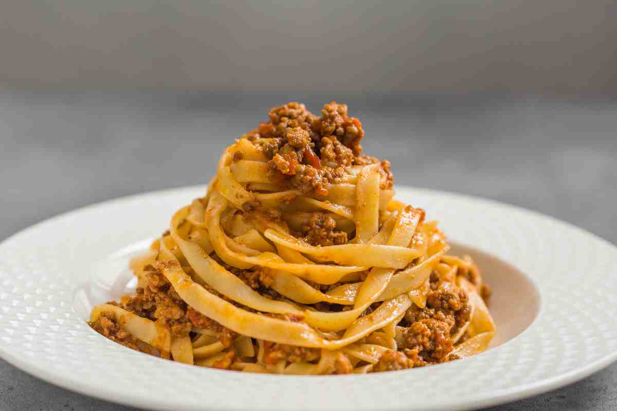 tagliatelle ragu nonna pina ricetta 