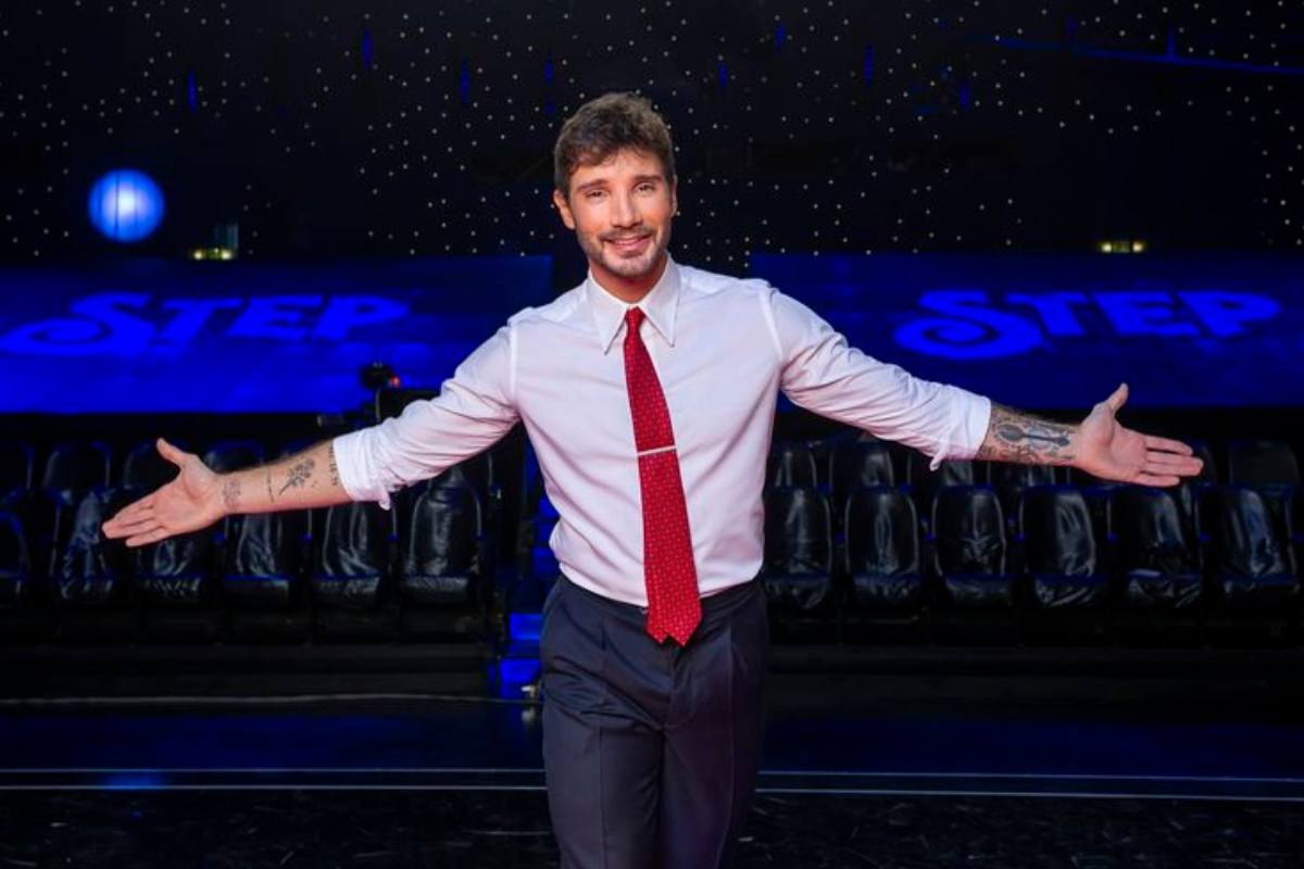 il conduttore Stefano De Martino