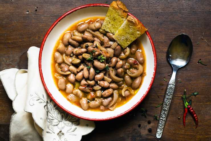 fagioli con le cotiche ricetta