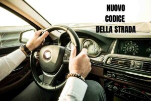 Uomo al volante