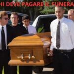 uomini bara funerale